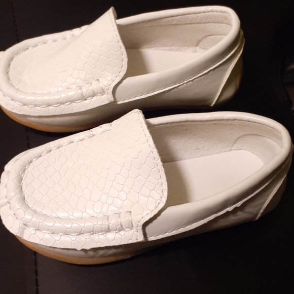 Dress Shoes - Picture 2 of 4